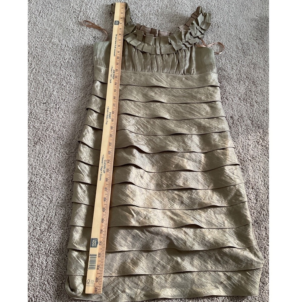 Jessica Howard Gold Metallic Tiered Ruffle Cocktail Dress Sleeveless Size 8 - Picture 7 of 7